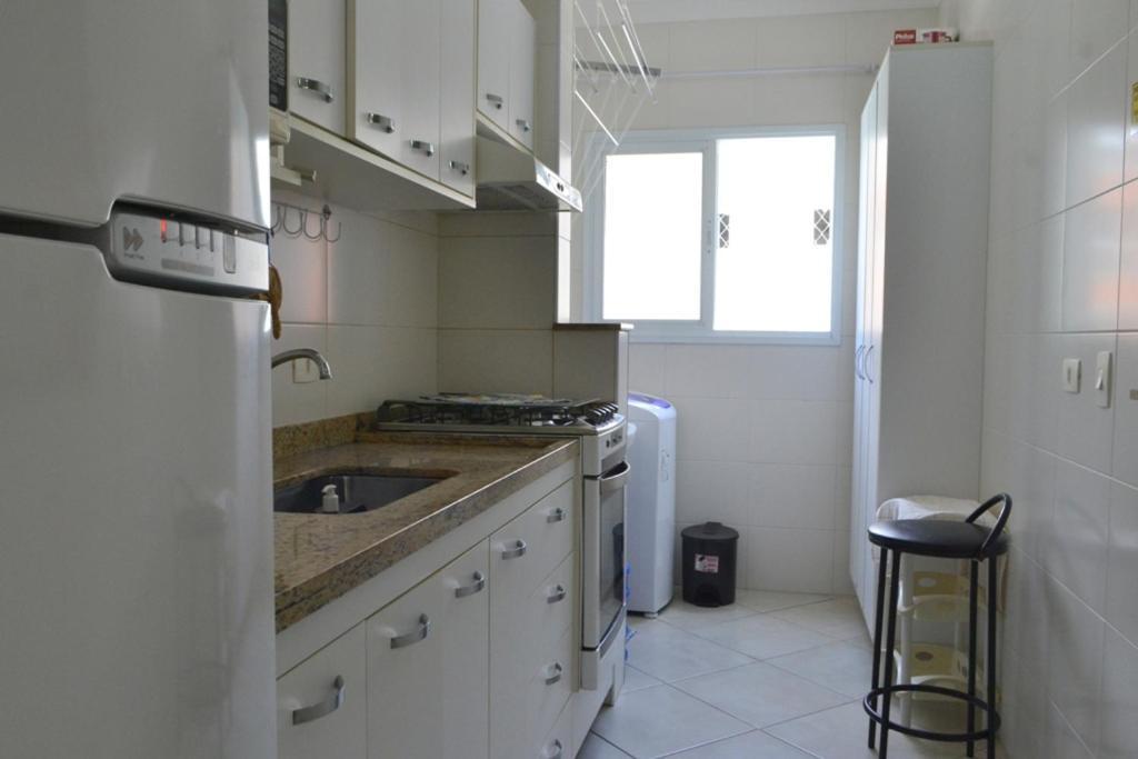 Aluga-Se Apto 2 Quartos, Sendo 1 Suite, 3 Ar Cond. Mobilia Completa - Praia Grande Ubatuba/Sp Zewnętrze zdjęcie